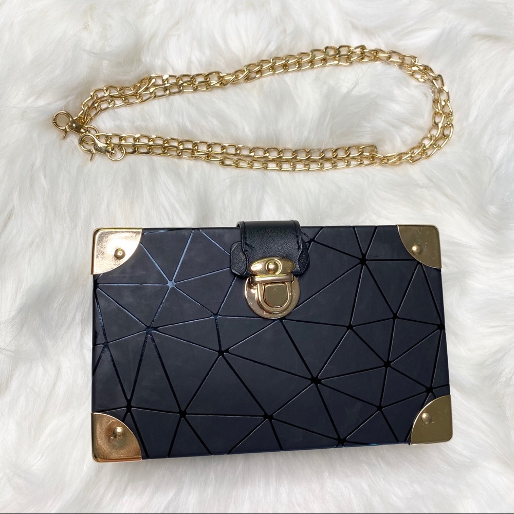 MATTE BLACK GEOMETRIC BOX PURSE
